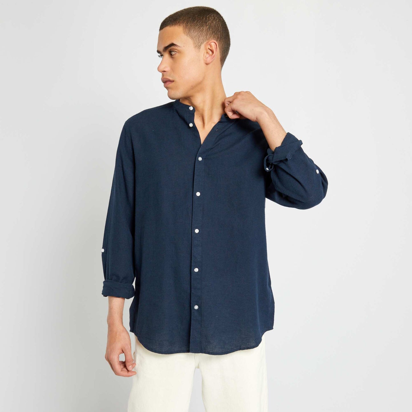 Chemise en lin col mao bleu marine