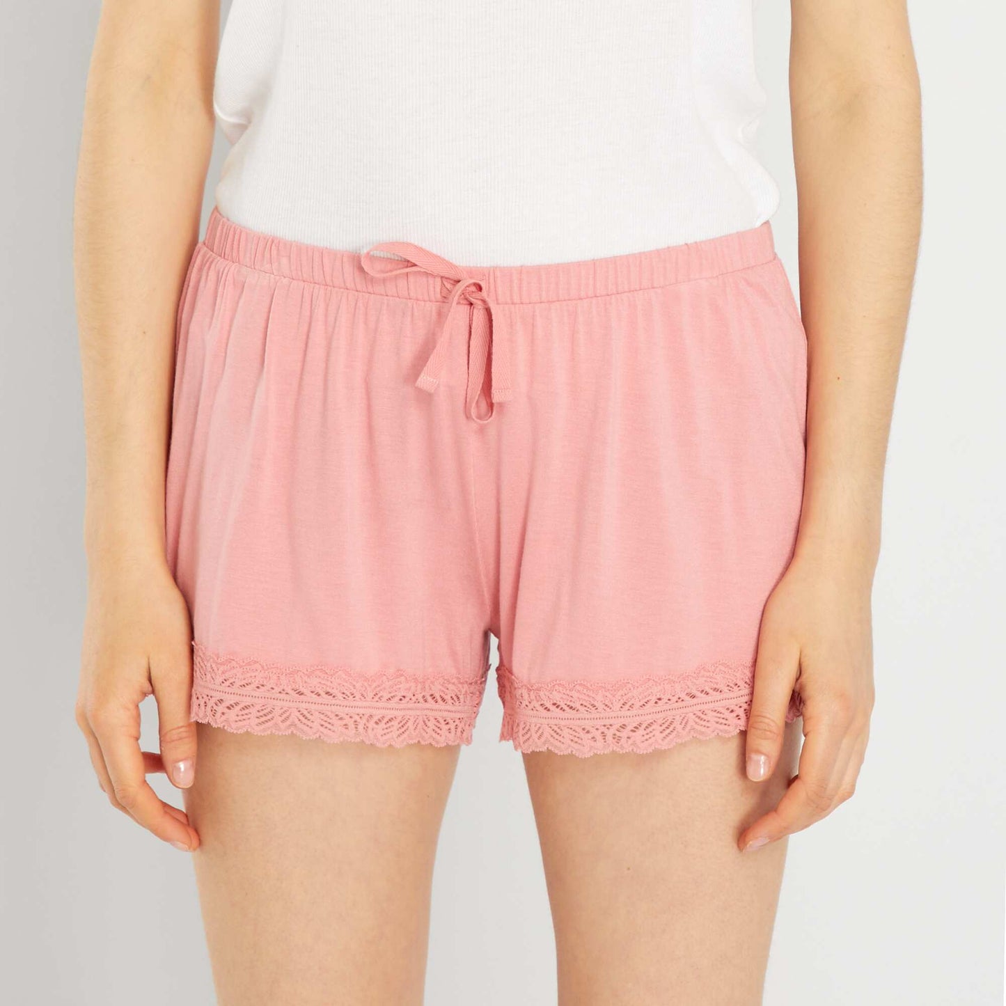 Short de pyjama avec dentelle rose