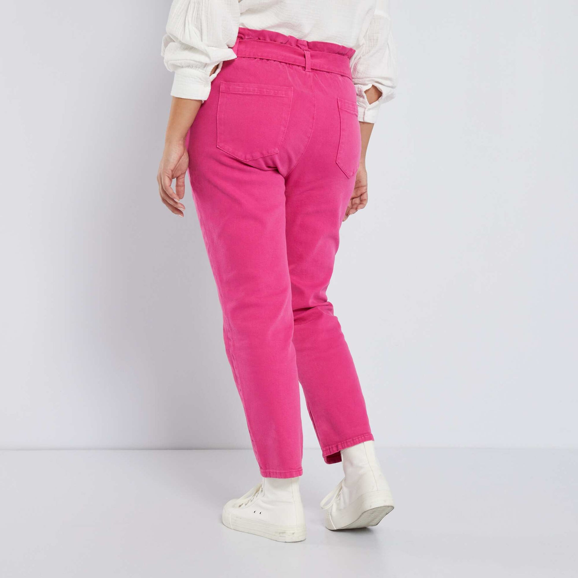 Jean paperbag avec ceinture rose indien