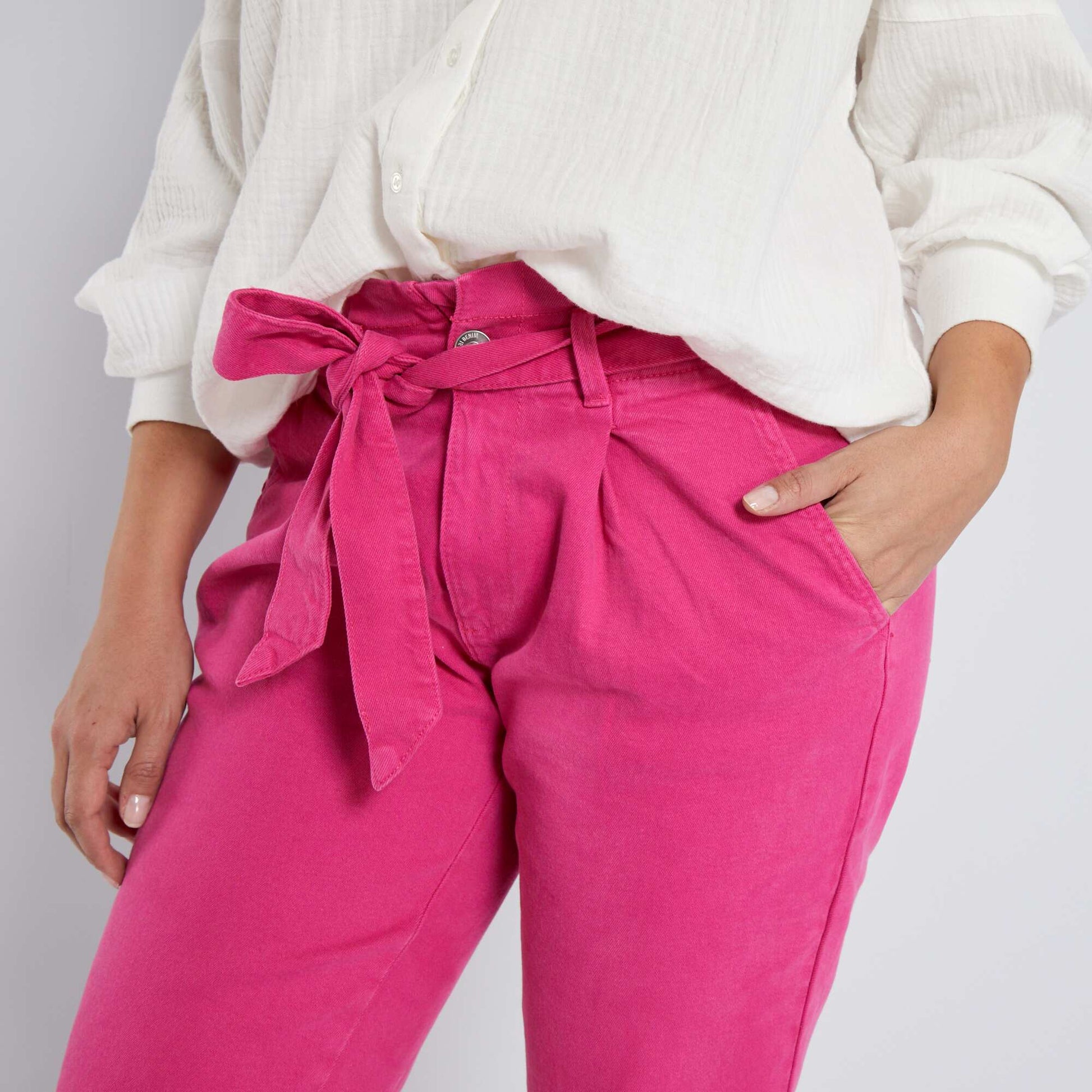 Jean paperbag avec ceinture rose indien