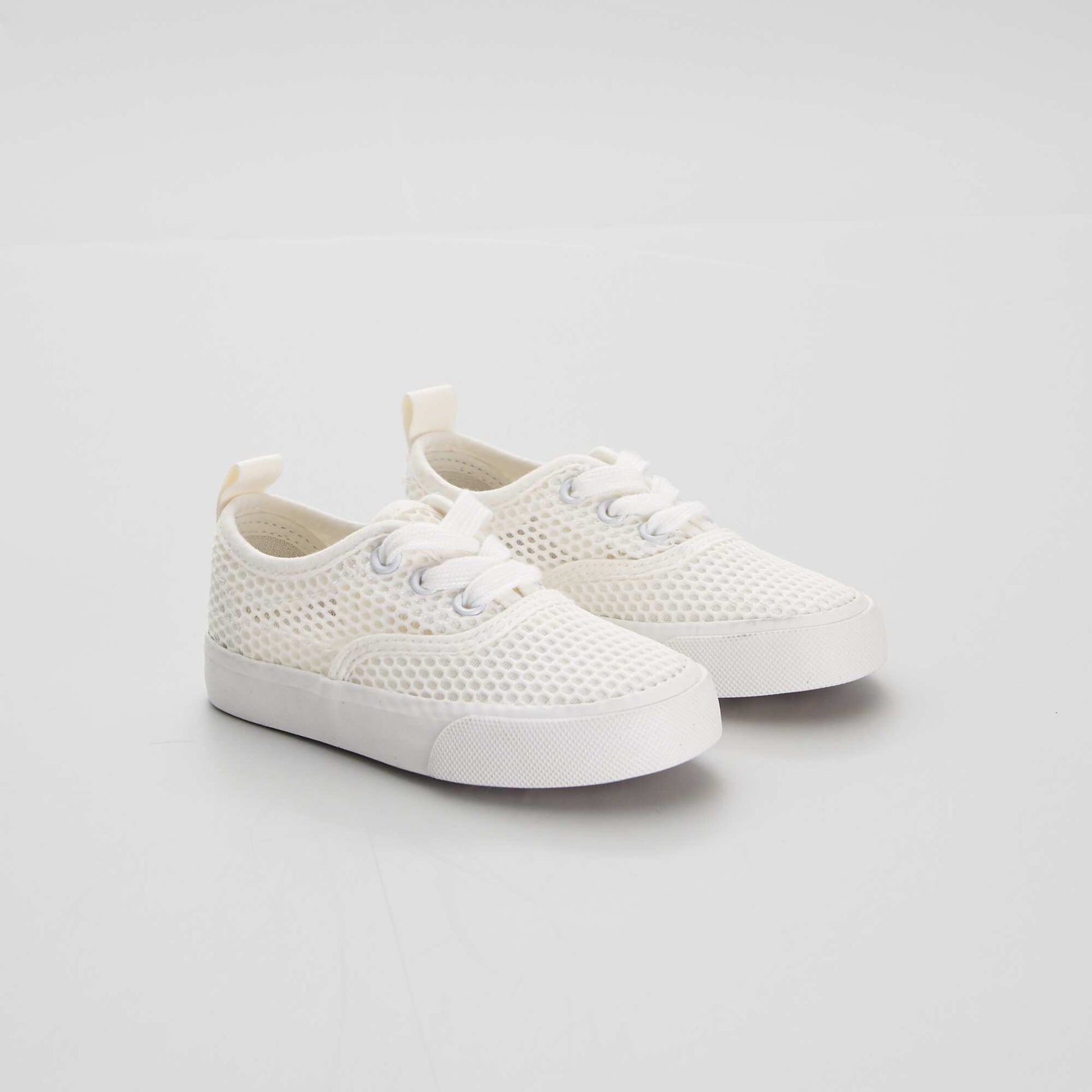 Baskets basses en filets Blanc