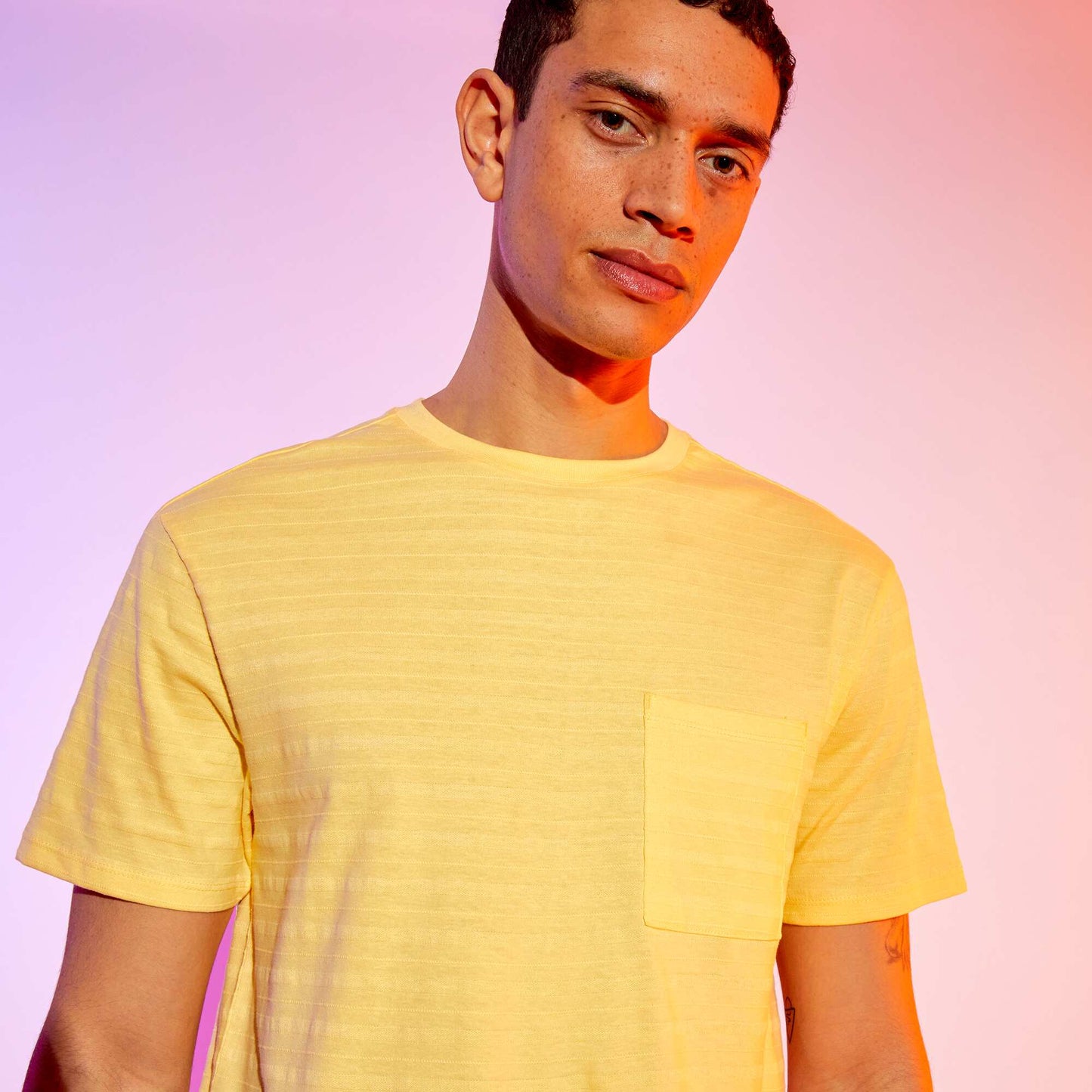 T-shirt col rond uni jaune